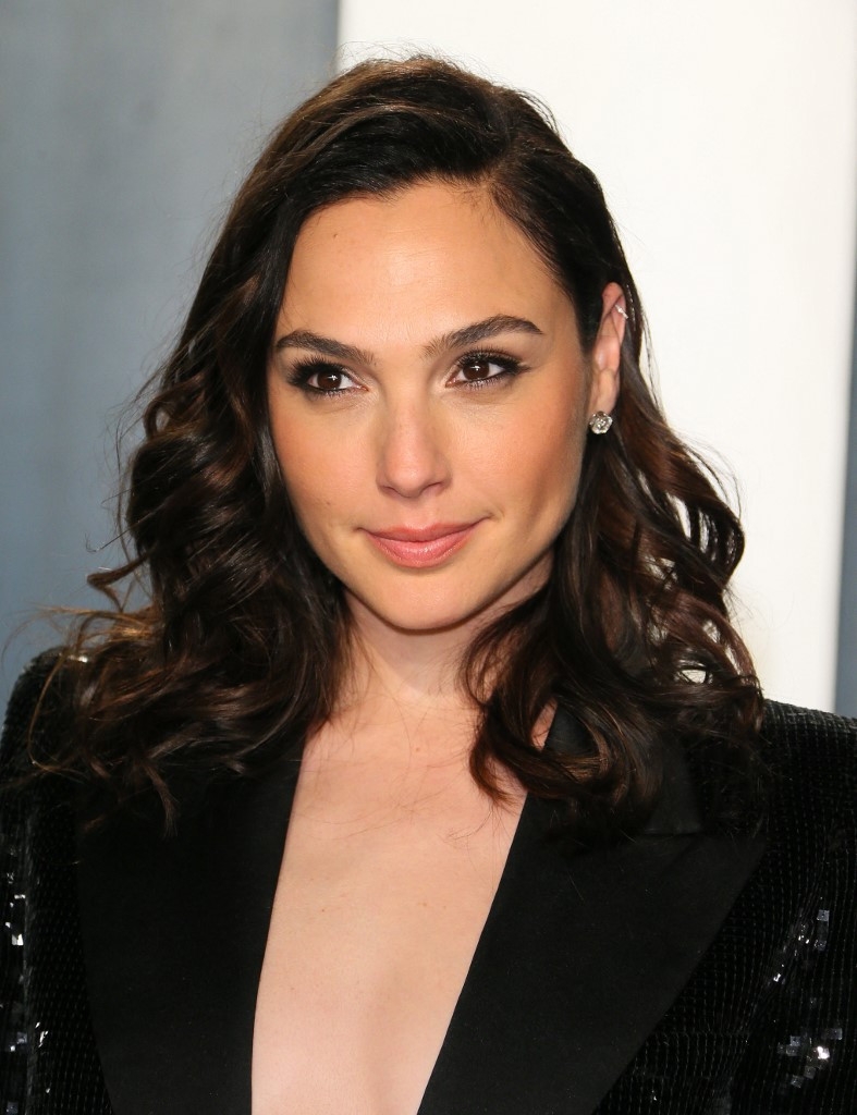 actress gadot crossword clue