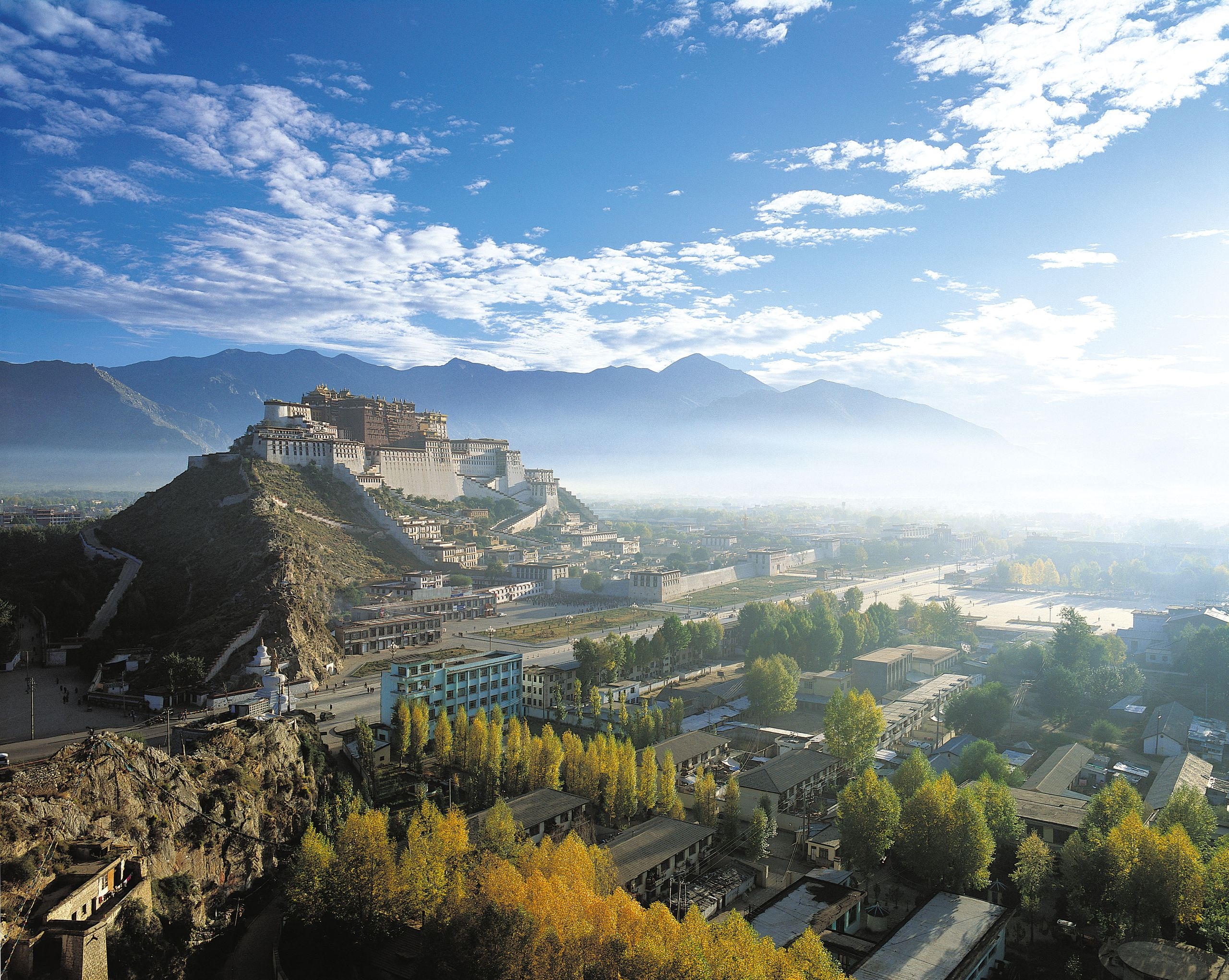 The Dalai Lama s Daring Plot To Trick The Chinese The New Yorker The Dalai Lama s Daring Plot To Trick The Chinese The New Yorker